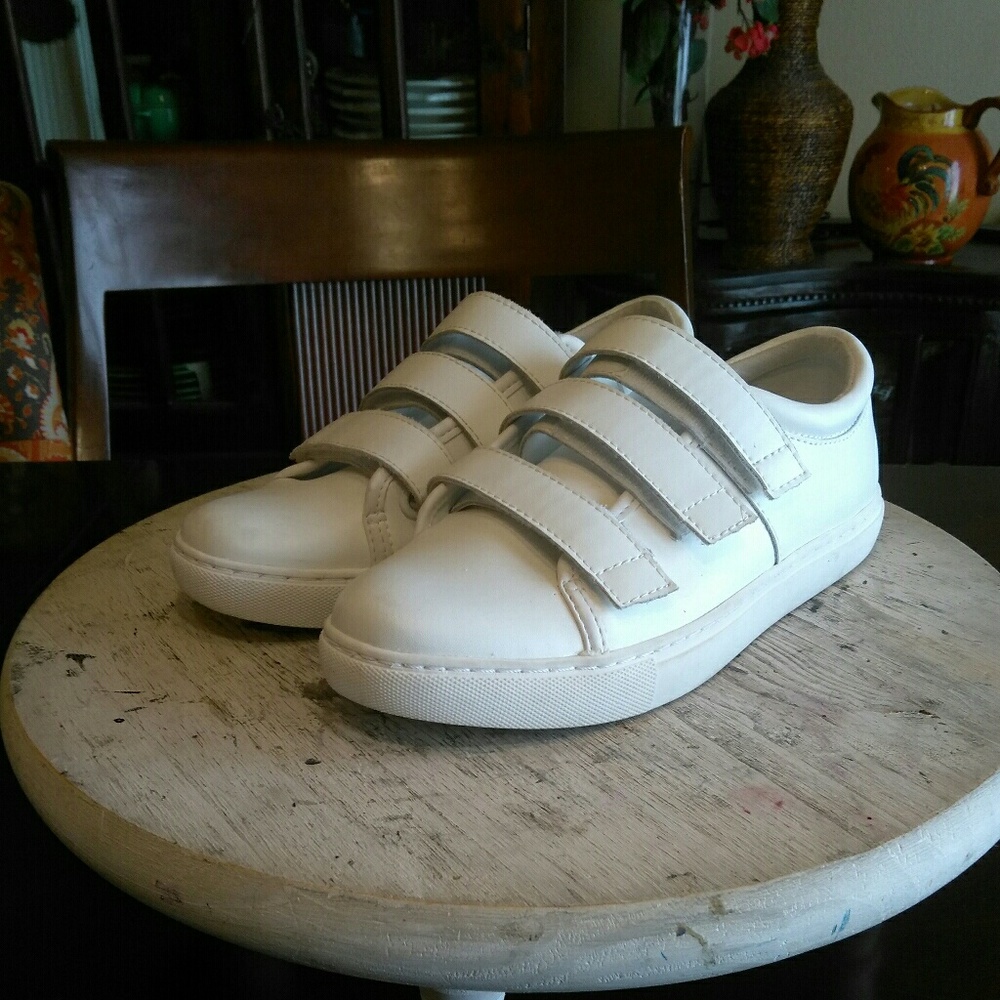 FLASH SALE!!! Kenneth Cole Reaction-Jovie